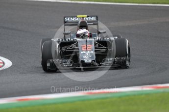 World © Octane Photographic Ltd. McLaren Honda MP4-31 – Jenson Button. Friday 7th October 2016, F1 Japanese GP - Practice 2, Suzuka Circuit, Suzuka, Japan. Digital Ref : 1729LB1D4515