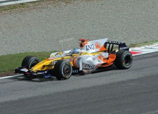World © Octane Photographic Ltd. Italian GP, Monza, Formula 1 Practice 2. Friday 12th September 2008. Fernando Alonso, ING Renault F1 Team R28. Digital Ref : 0843cb40d0001