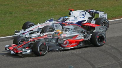World © Octane Photographic Ltd. Italian GP, Monza, Formula 1 Practice 2. Friday 12th September 2008. Lewis Hamilton, Vodafone McLaren Mercedes MP4-23 and Nick Heidfeld, BMW Sauber F1 Team F1.08. Digital Ref : 0843cb40d0015