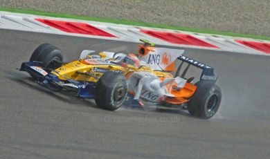 World © Octane Photographic Ltd. Italian GP, Monza, Formula 1 Practice 2. Friday 12th September 2008. ING Renault F1 Team R28. Digital Ref : 0843cb40d0020