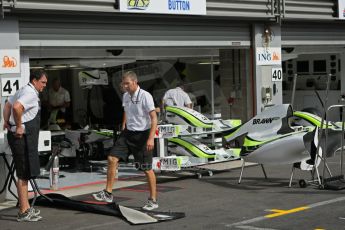 World © Octane Photographic. Belgian GP - Spa Francorchamps, Pitlane, 27th August 2009. Brawn BGP001 - Jenson Button. Digital Ref :