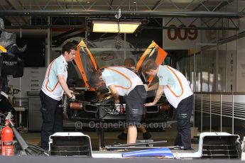 2010 Le Mans 24 Hour (24 Heures du Mans), 11th June 2010. Aston Martin Racing - Lola B09/60-Aston Martin garage. Digital ref : CB1D2173