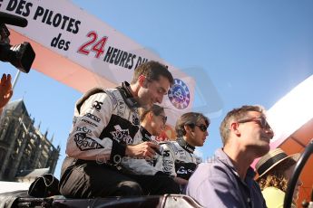2010 Le Mans 24 Hour (24 Heures du Mans), 11th June 2010. Drivers' parade. Signature Plus - Franck Mailleux, Vanina Ickx, Pierre Ragues. Digital ref : LW40D2618