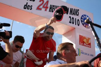 2010 Le Mans 24 Hour (24 Heures du Mans), 11th June 2010. Drivers' parade. Beechdean Mansell - Greg Mansell, Nigel Mansell, Leo Mansell. Digital ref : LW40D2945