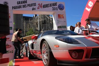 2010 Le Mans 24 Hour (24 Heures du Mans), 11th June 2010. Drivers' parade Ford GT. Digital ref : CB5D3182