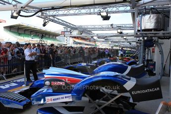2010 Le Mans 24 Hour (24 Heures du Mans), 11th June 2010. Huge crowds in the pit lane. Digital ref : CB5D3064