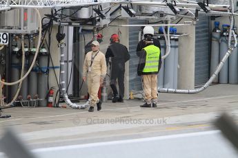 2010 Le Mans, Sunday June 13th 2010. Pitlane. Digital Ref : CB7D5606