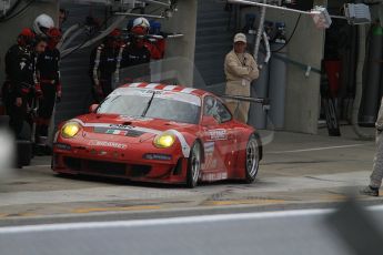 2010 Le Mans, Sunday June 13th 2010. Pitlane. Digital Ref : CB7D5665