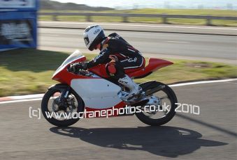 © A.Wilson for Octane Photographic 2010. NW200 11th May 2011. Digital Ref : 0065-red-white-biker