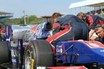 World © Octane Photographic Ltd. 2011. British GP, Silverstone, Sunday 9th July 2011. GP2 Race 2. Sam Bird - iSport International. Pit team ready car on grid. Digital Ref: 0110LW7D7725