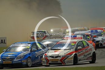 © Octane Photographic Ltd. 2011. British Touring Car Championship – Snetterton 300. Sunday 7th August 2011. Digital Ref : 0124CB1D4168