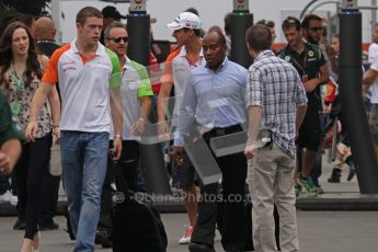 © Octane Photographic Ltd. 2011. Formula 1 World Championship – Italy – Monza – 10th September 2011 - Paul di Resta of Force India with his manager Anthony Hamilton – Free practice 3 – Digital Ref : 0175LW7D5813