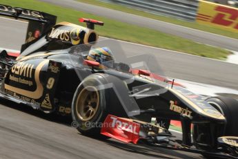© Octane Photographic Ltd. 2011. Formula 1 World Championship – Italy – Monza – 11th September 2011 Bruno Senna, Renault R31 – Race outlap – Digital Ref : 0177CB7D7697