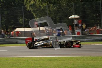 © Octane Photographic Ltd. 2011. Formula 1 World Championship – Italy – Monza – 11th September 2011 Bruno Senna's Renault R31 under heavy braking – Race – Digital Ref : 0177CB7D8092