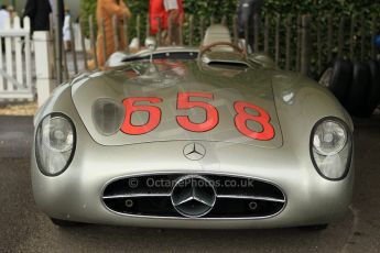 © Octane Photographic 2011 – Goodwood Revival 17th September 2011. Fangio Mercedes. Digital Ref : 0179cb1d4272
