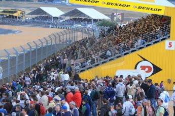 © Octane Photographic 2011. Le Mans night qualifying 9th June 2011. La Sarthe, France. Digital Ref : 0077CB1D0826