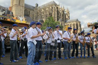 © Octane Photographic 2011. Le Mans Drivers' parade, 10th June 2011. Digital Ref : 0078CB1D1135