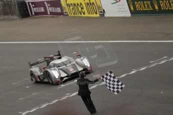 © Octane Photographic 2011. Le Mans finish line and podium - Sunday 11th June 2011. La Sarthe, France. Digital Ref : 0263cb1d3639