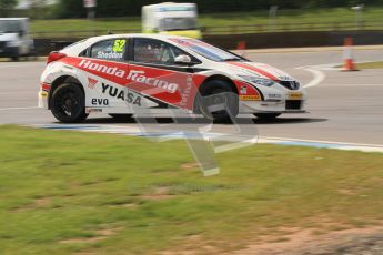 © Octane Photographic Ltd. BTCC - Round Two - Donington Park - Race 1. Sunday 15th April 2012. Gordon Shedden, Honda Civic, Honda Yuasa Racing Team. Digital ref : 0295lw7d3833