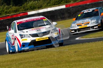 © Octane Photographic Ltd./Chris Enion. British Touring Car Championship – Round 6, Snetterton, Saturday 11th August 2012. Free Practice 1. Tony Hughes - Speedworks Motorsport, Toyota Avensis and Lea Wood - BINZ Racing, Vauxhall Vectra. Digital Ref : 0452ce1d0076-2