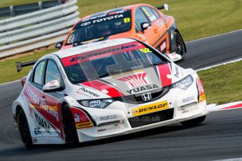 © Octane Photographic Ltd./Chris Enion. British Touring Car Championship – Round 6, Snetterton, Sunday 12th August 2012. Race 2. Gordon Shedden - Honda Yuasa Racing Team, Honda Civic and Frank Wrathall - Dynojet, Toyota Avensis. Digital Ref : 0456ce1d0218