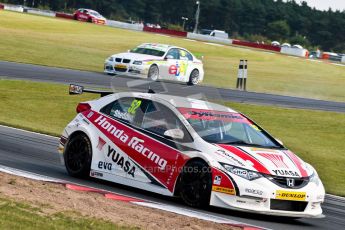 © Octane Photographic Ltd./Chris Enion. British Touring Car Championship – Round 6, Snetterton, Sunday 12th August 2012. Race 2. Gordon Shedden - Honda Yuasa Racing Team, Honda Civic and Tom Onslow-Cole - eBay Motors, BMW 320si E90. Digital Ref : 0456ce1d0250