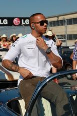 World © Octane Photographic Ltd. F1 USA GP, Austin, Texas, Circuit of the Americas (COTA), Sunday 17th November 2013 - Drivers' parade. Mercedes AMG Petronas F1 W04 – Lewis Hamilton. Digital Ref : 0860lw1d2374