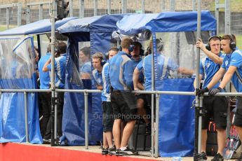 World © Octane Photographic Ltd. British Formula 3 – Brands Hatch. Saturday 11th August 2013 – Race 2. Carlin team on the pitwall – Dallara F312 Volkswagen. Digital Ref :