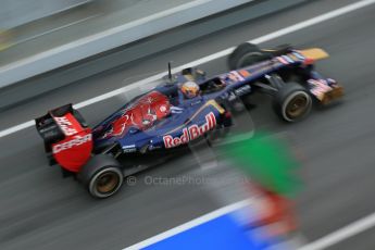 World © Octane Photographic Ltd. Formula 1 Winter testing, Barcelona – Circuit de Catalunya, 22nd February 2013. Toro Rosso STR8, Jean-Eric Vergne clears the green flag to be 1st onto track. Digital Ref: 0579lw1d4006