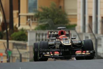 World © Octane Photographic Ltd. F1 Monaco GP, Monte Carlo - Saturday 25th May - Qualifying. Lotus F1 Team E21 - Kimi Raikkonen removes a tear off strip from his visor. Digital Ref : 0708lw1d9716