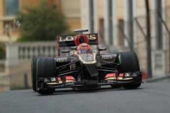 World © Octane Photographic Ltd. F1 Monaco GP, Monte Carlo - Saturday 25th May - Qualifying. Lotus F1 Team E21 - Kimi Raikkonen removes a tear off strip from his visor. Digital Ref : 0708lw1d9720