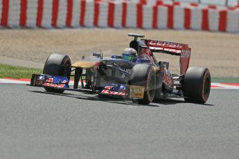 World © Octane Photographic Ltd. F1 Spanish GP, Circuit de Catalunya, Friday 10th May 2013. Practice 2. Toro Rosso - Daniel Ricciardo. Digital Ref : 0661cb1d9448