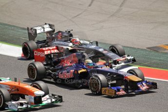 World © 2013 Octane Photographic Ltd. F1 Spanish GP, Circuit de Catalunya - Sunday 12th May 2013 - Race. Sauber C32 - Nico Hulkenberg having a tussle with Toro Rosso STR8 - Jean-Eric Vergne. Digital Ref : 0673cb7d9371