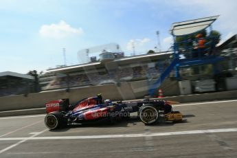 World © Octane Photographic Ltd. F1 Italian GP - Monza, Saturday 7th September 2013 - Qualifying. Scuderia Toro Rosso STR 8 - Daniel Ricciardo. Digital Ref :