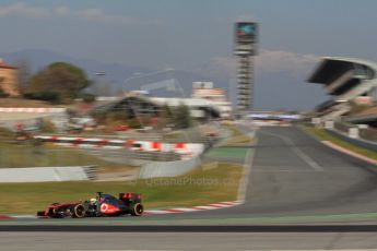 World © Octane Photographic Ltd. Formula 1 Winter testing, Barcelona – Circuit de Catalunya, 2nd March 2013. Vodafone McLaren Mercedes MP4/28. Sergio Perez. Digital Ref: 0583lw7d0775