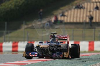 World © Octane Photographic Ltd. Formula 1 Winter testing, Barcelona – Circuit de Catalunya, 3rd March 2013. Toro Rosso STR8, Daniel Ricciardo in a new unpaited helmet. Digital Ref: 0584lw1d0844