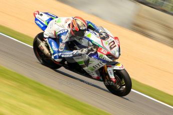 World © Octane Photographic Ltd. World Superbikes (SBK) European GP – Donington Park – Free Practice. Fixi Crescent Suzuki - Suzuki GSX-R-R1000 – Leon Camier. Saturday 25th May 2013. Digital Ref : 0698ce1d3675