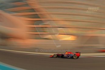 World © Octane Photographic Ltd. Friday 21st November 2014. Abu Dhabi Grand Prix - Yas Marina Circuit - Formula 1 Practice 2. Infiniti Red Bull Racing RB10 – Daniel Ricciardo. Digital Ref: 1161CB7D8030