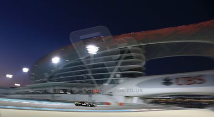 World © Octane Photographic Ltd. Friday 21st November 2014. Abu Dhabi Grand Prix - Yas Marina Circuit - Formula 1 Practice 2. Sahara Force India VJM07 – Sergio Perez. Digital Ref: 1161LB1D5282
