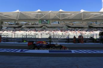 World © Octane Photographic Ltd. Saturday 22nd November 2014. Abu Dhabi Grand Prix - Yas Marina Circuit - Formula 1 Practice 3. Infiniti Red Bull Racing RB10 – Daniel Ricciardo. Digital Ref: 1165LB1D5747