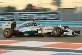 World © Octane Photographic Ltd. 2014 Formula 1 Abu Dhabi Grand Prix, F1 Qualifying, Saturday 22nd November 2014. Mercedes AMG Petronas F1 W05 - Lewis Hamilton. Digital Ref : 1166CB1D8244