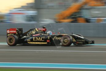 World © Octane Photographic Ltd. 2014 Formula 1 Abu Dhabi Grand Prix, F1 Qualifying, Saturday 22nd November 2014. Lotus F1 Team E22 – Romain Grogjean. Digital Ref : 1166CB1D8257