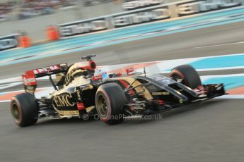 World © Octane Photographic Ltd. 2014 Formula 1 Abu Dhabi Grand Prix, F1 Qualifying, Saturday 22nd November 2014. Lotus F1 Team E22 - Romain Grosjean. Digital Ref : 1166CB1D8323