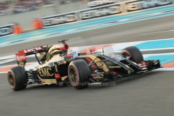 World © Octane Photographic Ltd. 2014 Formula 1 Abu Dhabi Grand Prix, F1 Qualifying, Saturday 22nd November 2014. Lotus F1 Team E22 - Romain Grosjean. Digital Ref : 1166CB1D8323