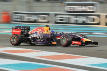 World © Octane Photographic Ltd. 2014 Formula 1 Abu Dhabi Grand Prix, F1 Qualifying, Saturday 22nd November 2014. Infiniti Red Bull Racing RB10 - Sebastian Vettel. Digital Ref : 1166CB1D8326