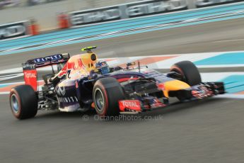 World © Octane Photographic Ltd. 2014 Formula 1 Abu Dhabi Grand Prix, F1 Qualifying, Saturday 22nd November 2014. Infiniti Red Bull Racing RB10 - Daniel Ricciardo. Digital Ref : 1166CB1D8333