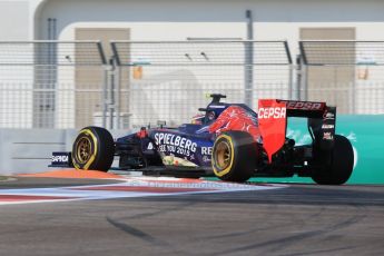 World © Octane Photographic Ltd. Friday 21st November 2014. Abu Dhabi Grand Prix - Yas Marina Circuit - Formula 1 Practice 1. Scuderia Toro Rosso STR 9 – Daniil Kvyat. Digital Ref: 1158LB1D4317