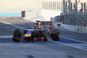 World © Octane Photographic Ltd. Tuesday 25th November 2014. Abu Dhabi Testing - Yas Marina Circuit. Infiniti Red Bull Racing RB10 – Daniel Ricciardo. Digital Ref: 1175LB1D8569