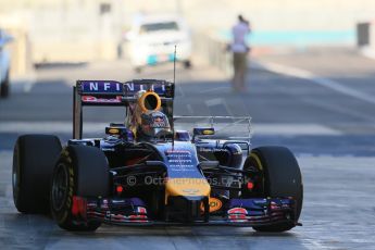 World © Octane Photographic Ltd. Wednesday 26th November 2014. Abu Dhabi Testing - Yas Marina Circuit. Infiniti Red Bull Racing RB10 – Daniel Ricciardo. Digital Ref: 1175LB1D8579