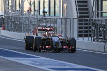 World © Octane Photographic Ltd. Wednesday 26th  November 2014. Abu Dhabi Testing - Yas Marina Circuit. Infiniti Red Bull Racing RB10 – Daniel Ricciardo. Digital Ref: 1175LB1D8584